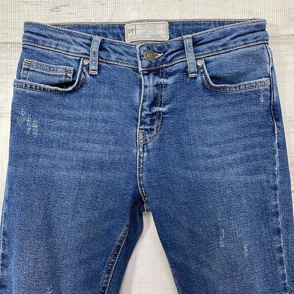 FREE PEOPLE Jeans Flare Leg Blue Denim Distressed Size 25 - Picture 6 of 11